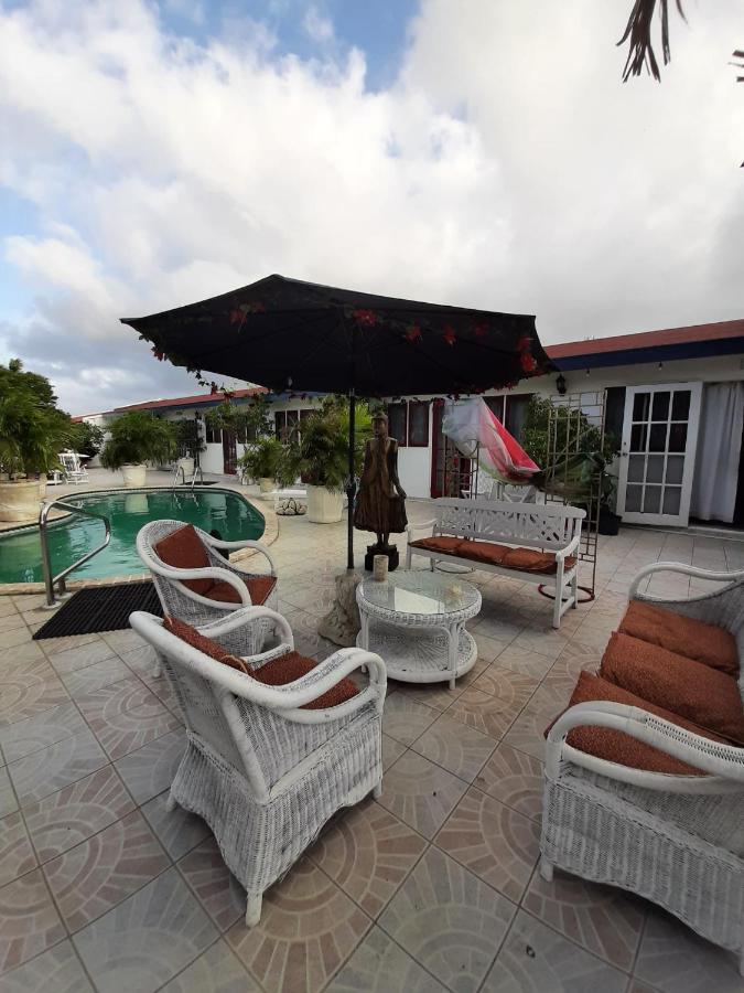Palmita Hotel Hostel Oranjestad Exterior foto